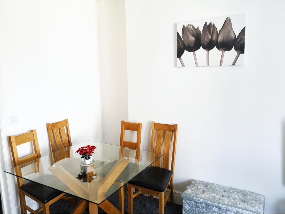 Derwent Street Apartment 2 - Self Contained - 2 Bed Self Catering Apartment Workington Buitenkant foto