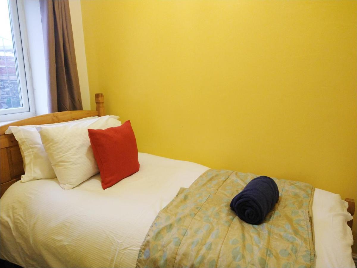 Derwent Street Apartment 2 - Self Contained - 2 Bed Self Catering Apartment Workington Buitenkant foto